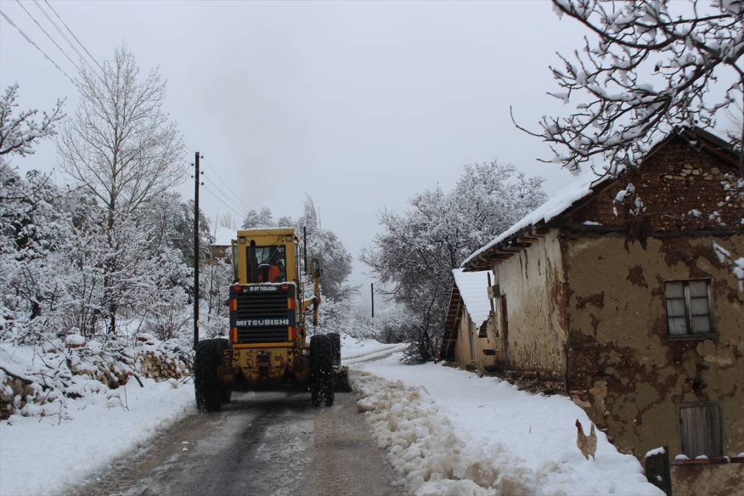 Bir ilimizde sağanak sonrası başlayan kar etkisini sürdürüyor 2
